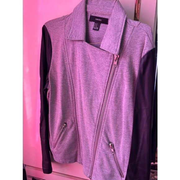 Faux leather sleeve jacket - Picture 2 of 3